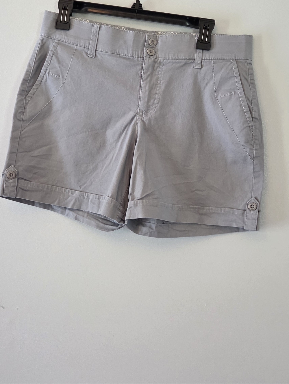 Gloria Vanderbilt Light Gray Women’s Casual Shorts Size 6